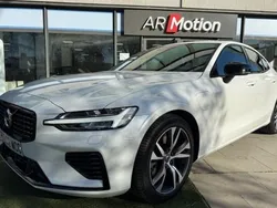 Usado 2023 Volvo S60 R-Design Berlina | 41.950 € (Precio justo)