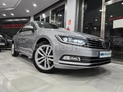 Gris / plata Usado 2019 VW Passat Sportline Berlina | 21.890 € (Caro)