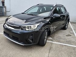 Negro Usado 2022 Kia Stonic SUV | 17.600 € (Precio justo)