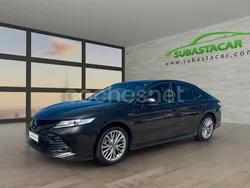 Negro Usado 2021 Toyota Camry Luxury Berlina | 29.900 € (Un poco caro)