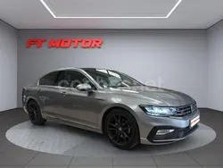 Gris / plata Usado 2020 VW Passat R-line Berlina | 23.999 € (Un poco caro)
