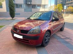 Granate Usado 2004 Renault Clio II Berlina | 1990 € (Precio justo)