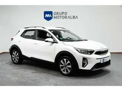 Blanco Usado 2023 Kia Stonic SUV | 16.990 € (Precio justo)