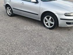 Gris / plata Usado 2000 Seat Leon Stella Berlina | 4700 €