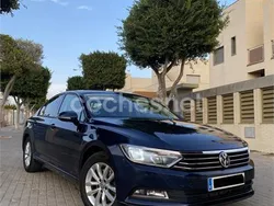 Azul Usado 2016 VW Passat Advance Berlina | 8700 €
