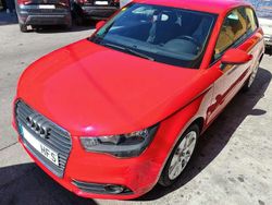 Rojo Usado 2011 Audi A1 Attraction Utilitario | 7900 € (Precio justo)