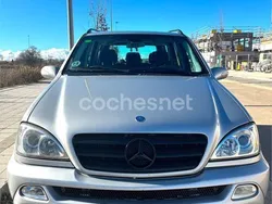 Gris / plata Usado 2003 Mercedes ML320 SUV | 4200 € (Precio justo)