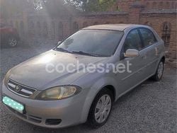 Gris / plata Usado 2004 Chevrolet Lacetti SX Berlina | 800 € (Super precio)