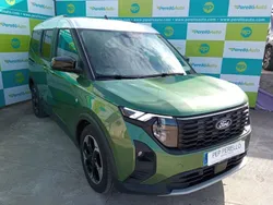 Verde Usado 2024 Ford Tourneo Courier Monovolumen | 25.400 €