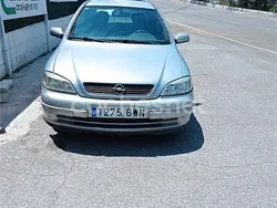Gris / plata Usado 2002 Opel Astra Club Berlina | 1000 € (Buen precio)