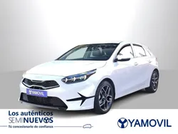 Blanco Usado 2023 Kia Ceed Berlina | 23.350 € (Un poco caro)
