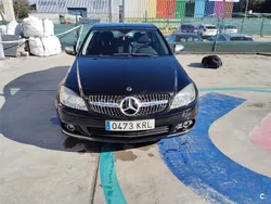 Negro Usado 2007 Mercedes C200 Elegance Berlina | 10.990 € (Un poco caro)