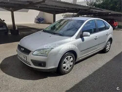 Gris / plata Usado 2008 Ford Focus Trend Berlina | 4000 € (Un poco caro)