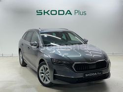 Gris / plata Nuevo 2025 Skoda Octavia Selection Familiar | 31.900 € (Precio justo)