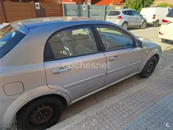 Gris / plata Usado 2006 Chevrolet Lacetti SX Berlina | 2800 € (Precio justo)