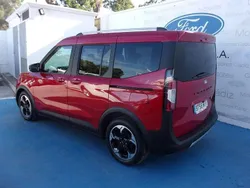Rojo Usado 2024 Ford Tourneo Courier Active Monovolumen | 20.000 €