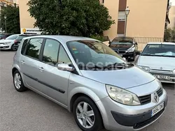 Gris / plata Usado 2005 Renault Scénic II Authentique Monovolumen | 2500 € (Buen precio)