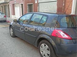 Gris / plata Usado 2005 Renault Mégane II Authentique Berlina | 2499 € (Precio justo)