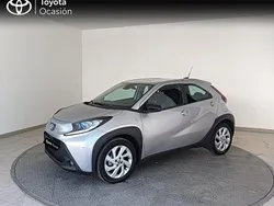 Gris Usado 2023 Toyota Aygo Play Utilitario | 16.800 € (Precio justo)