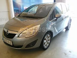 Gris / plata Usado 2012 Opel Meriva Selective Monovolumen | 3950 € (Super precio)