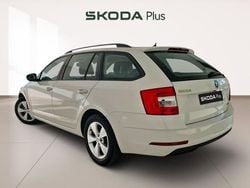 Blanco Usado 2020 Skoda Octavia Ambition Familiar | 12.850 € (Un poco caro)