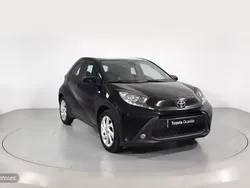 Negro Usado 2024 Toyota Aygo Play Utilitario | 16.500 € (Caro)
