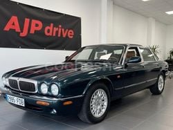 Verde Usado 2001 Jaguar XJ8 Executive Berlina | 6900 €