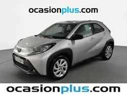Gris Usado 2024 Toyota Aygo Play Utilitario | 14.228 € (Precio justo)
