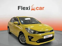 Amarillo Usado 2022 Kia Rio Berlina | 10.990 € (Super precio)
