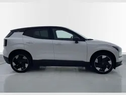Blanco Usado 2024 Volvo EX30 Plus SUV | 39.900 € (Precio justo)