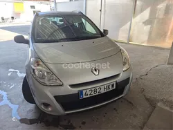 Gris / plata Usado 2012 Renault Clio GrandTour Familiar | 3990 € (Caro)