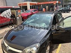 Negro Usado 2005 Opel Astra Enjoy Berlina | 5500 € (Caro)