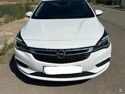 Blanco Usado 2017 Opel Astra Excellence Berlina | 12.499 € (Precio justo)
