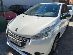 Blanco Usado 2013 Peugeot 208 Access Utilitario | 5500 € (Precio justo)