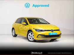 Amarillo Usado 2020 VW Golf VIII Life Berlina | 23.900 € (Precio justo)
