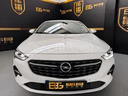 Blanco Usado 2021 Opel Insignia Business Elegance Berlina | 13.990 € (Precio justo)