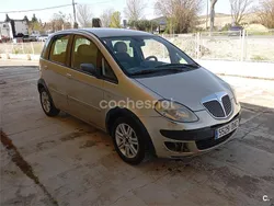 Beige Usado 2005 Lancia Musa Monovolumen | 1950 €