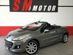 Gris / plata Usado 2010 Peugeot 207 CC Roland Garros Descapotable | 5990 € (Precio justo)
