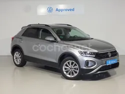 Gris / plata Usado 2024 VW T-Roc Life SUV | 25.900 € (Un poco caro)