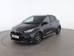 Gris Usado 2021 Toyota Yaris Hybrid Style Utilitario | 18.299 € (Un poco caro)