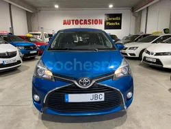 Azul Usado 2014 Toyota Yaris City Berlina | 10.400 € (Un poco caro)
