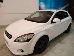 Blanco Usado 2009 Kia ProCeed Berlina | 2990 € (Precio justo)
