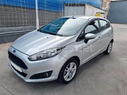 Gris / plata Usado 2017 Ford Fiesta Trend Utilitario | 8600 € (Precio justo)