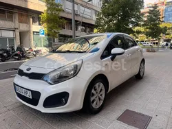 Blanco Usado 2013 Kia Rio Berlina | 6500 € (Precio justo)