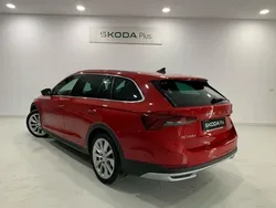 Rojo Usado 2021 Skoda Octavia Scout 4x4 Familiar | 29.500 € (Precio justo)