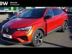 Rojo Usado 2024 Renault Arkana Techno SUV | 24.500 € (Buen precio)