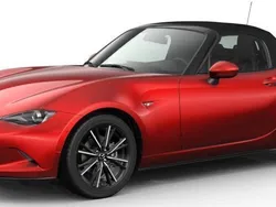 Rojo Nuevo 2025 Mazda MX5 Exclusive-Line Descapotable | 35.620 € (Precio justo)