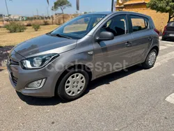 Gris / plata Usado 2013 Hyundai i20 Berlina | 6699 € (Precio justo)