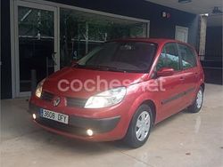 Granate Usado 2005 Renault Scénic II Authentique Monovolumen | 2300 € (Buen precio)