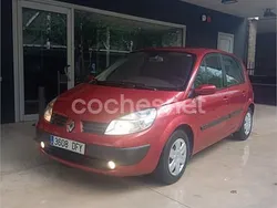 Granate Usado 2005 Renault Scénic II Authentique Monovolumen | 2990 € (Precio justo)